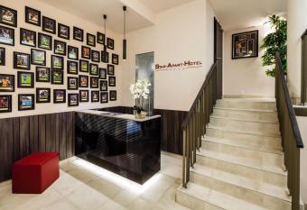 Star Apart Hotel Sachsenhausen allows 18 year olds to book a room