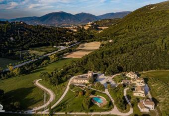 Valle Rosa has Balcony rooms