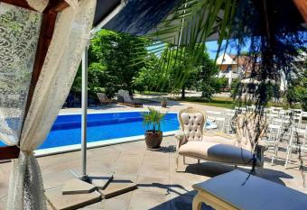 Caballus Lovasmajor has Balcony rooms