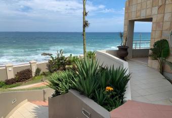 Nqubeko Vilaa has Balcony rooms