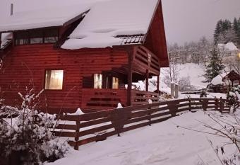 Deea Cascada has Balcony rooms