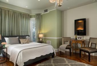 Bayfront Marin House has Balcony rooms