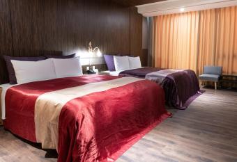 MI YUE Boutque Motel allows 18 year olds to book a room