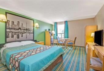 Super 8 by Wyndham Toronto East ON has rooms with a private hot tub