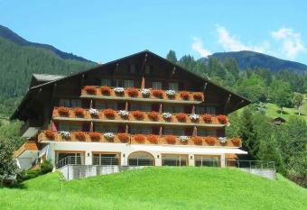 Hotel Gletscherblick Grindelwald has Balcony rooms