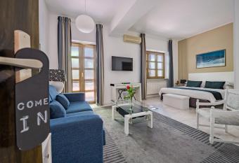 Donna Laura has Balcony rooms