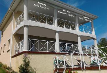 LA VILLA d ALEXANDRE has Balcony rooms