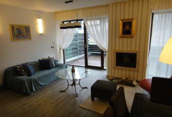 Chambres Mountain allows 18 year olds to book a room