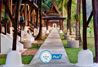 C&N Kho Khao Beach Resort - SHA Plus has Balcony rooms