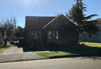 Leah's Homestay in Hoquiam allows 18 year olds to book a room