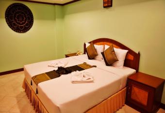 Baan SS Karon has Balcony rooms