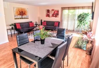 Double Suite Santa Monica - Free Parking has Balcony rooms