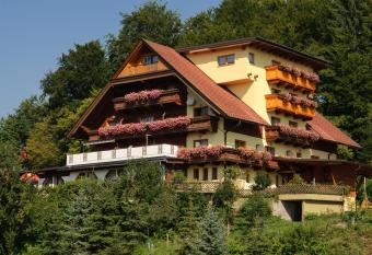 Gasthof Thomann has Balcony rooms