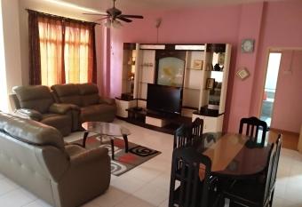 Prima Villa Apartment has Smoking/Balcony rooms
