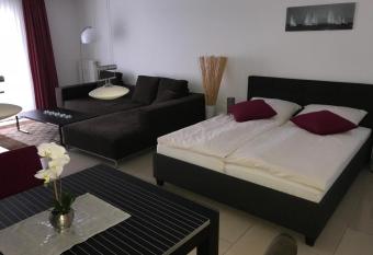 Steiner Strandappartements Studio-Appartement 203 Seeseite allows 18 year olds to book a room
