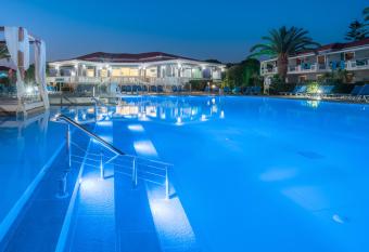 Golden Sun Hotel has Balcony rooms