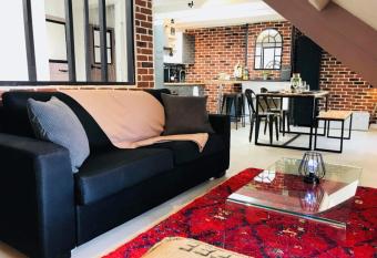 La Fabrique Cherbourgeoise allows 18 year olds to book a room