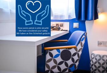 H  tel ORIGAMI has Balcony rooms