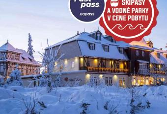 Hotel Solisko has rooms with a private hot tub