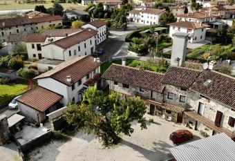 Agriturismo Clochiatti has Balcony rooms