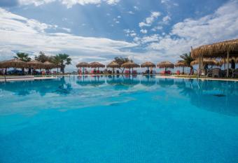 Plaza Beach Hotel has Balcony rooms