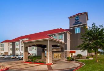 Best Western Boerne Inn & Suites allows 18 year olds to book a room
