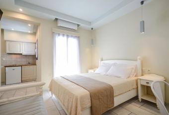 Vasilikos Studios has Balcony rooms