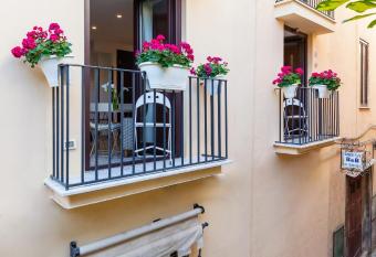 Sorrento Flats allows 18 year olds to book a room