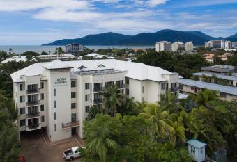 Tropic Towers Apartments has Balcony rooms