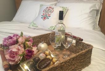 Sleek Guest House has Balcony rooms