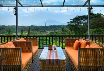 Puri Asri Hotel & Resort has Balcony rooms