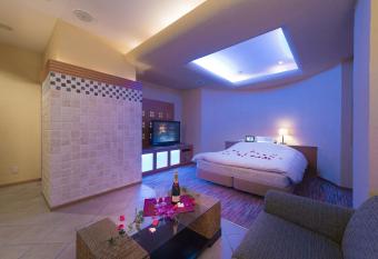 Hotel Chateau Briant (Adult only) allows 18 year olds to book a room