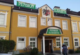 Pension Elisabeth allows 18 year olds to book a room