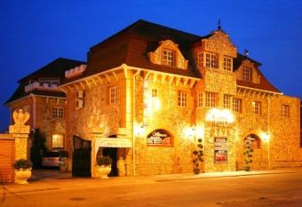 B  stya Wellness Hotel - Ny  rb  tor allows 18 year olds to book a room