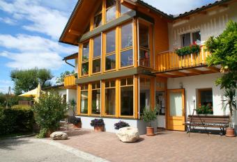 Gasthof Ferm has Balcony rooms