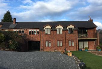 Lower Thornton Farm has Balcony rooms