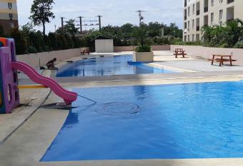 Three-Bedroom Holiday Home - 4th Floor Stairs Only allows 18 year olds to book a room