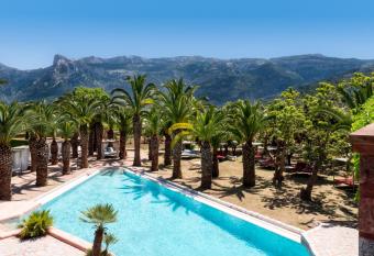 Hotel Finca Ca N ai - Adults Only allows 18 year olds to book a room