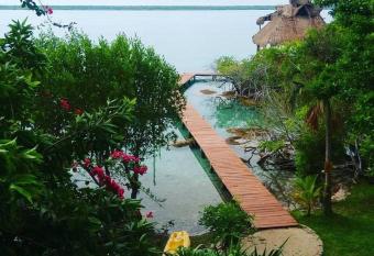 Villas Eco-Rom  nticas K  uch Ka  anil has Balcony rooms