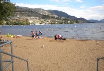 Holiday House Motel allows 18 year olds to book a room
