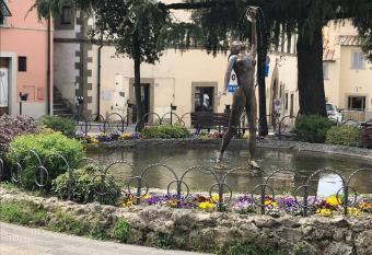 Casa Volpini allows 18 year olds to book a room