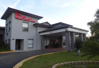 Red Roof Inn Tallahassee East allows 18 year olds to book a room