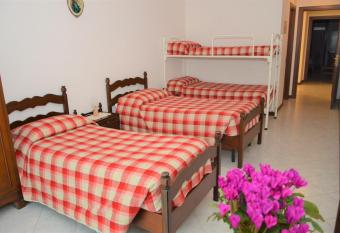 Domus Achille Fosco allows 18 year olds to book a room