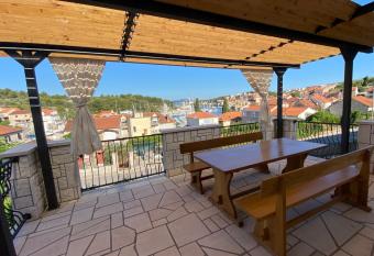 Lavanda has Balcony rooms