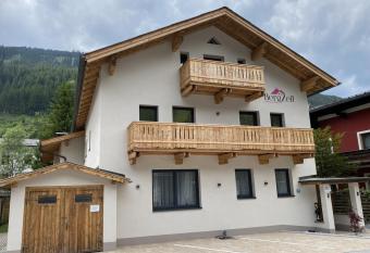 Bergzeit Appartments has Balcony rooms