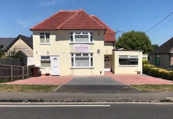 Oxford Bed and Breakfast allows 18 year olds to book a room