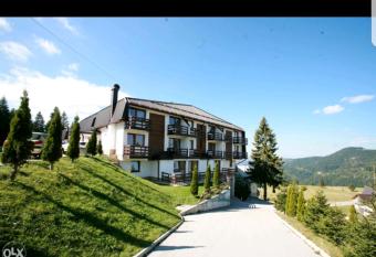 Vla  i  ka pri  a Eko Fis304 has Balcony rooms