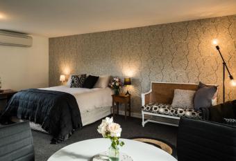 Mount Thomas Road B&B allows 18 year olds to book a room