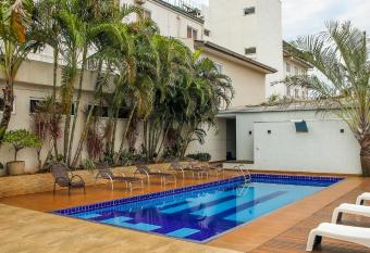 Rede Andrade Vivaldi allows 18 year olds to book a room