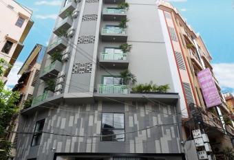 RS III Location Hostel has Balcony rooms